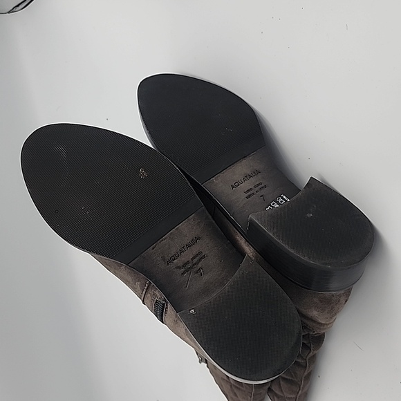 AQUATALIA Taupe/Gray-Brown Suede Mid-calf Boots with Diamond Quilting Detail, 7 - Picture 5 of 6